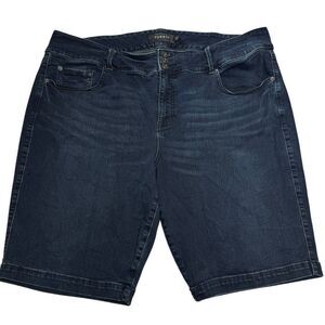 Torrid Shorts 26 Bermuda Flat Front Ladies Denim Dark Wash Jegging Shorts